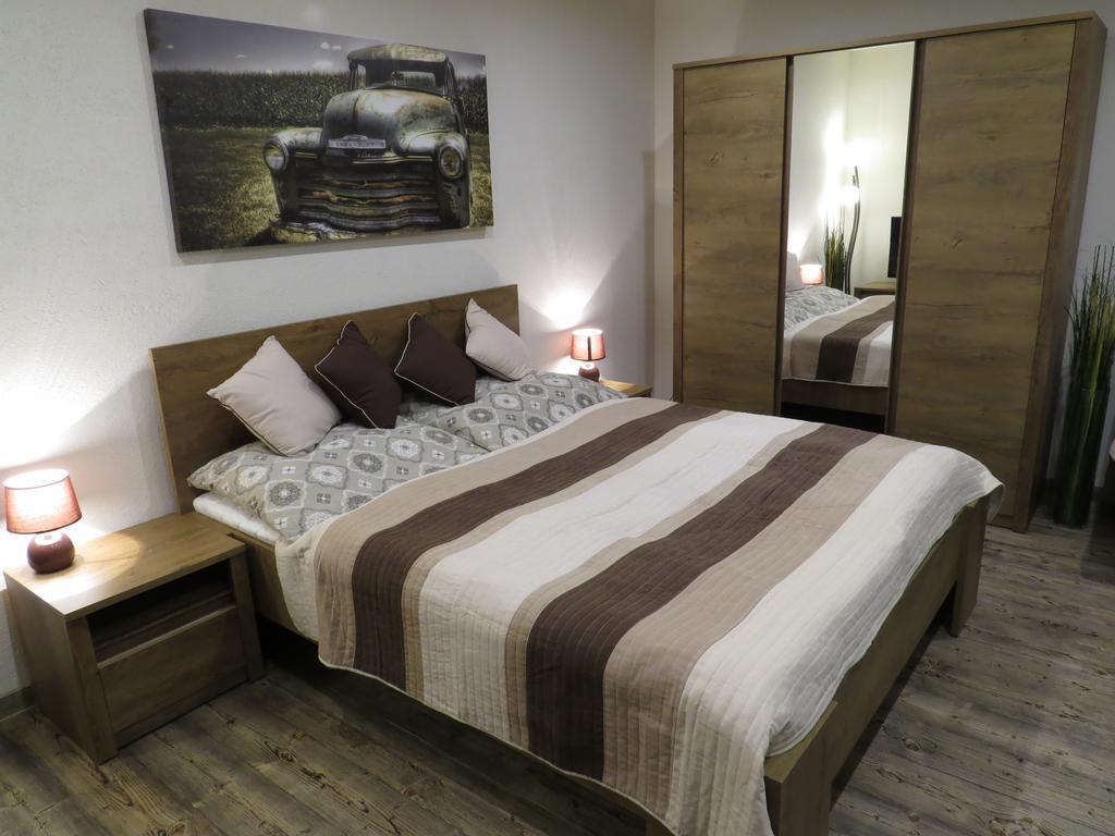 Apartman Route 18 ลิฟตอฟสกีมิคูลาช ภายนอก รูปภาพ